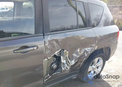 2016 Jeep Compass Sport из США, поврежденный, VIN 1C4NJCBAXGD518761